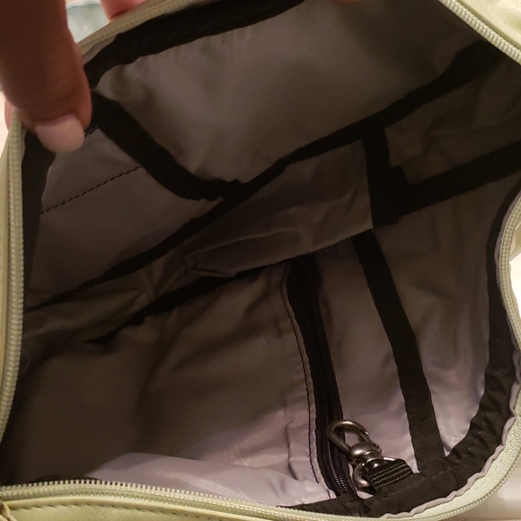 Ameri One Shoulder Sling Bag - Picture 6 of 8